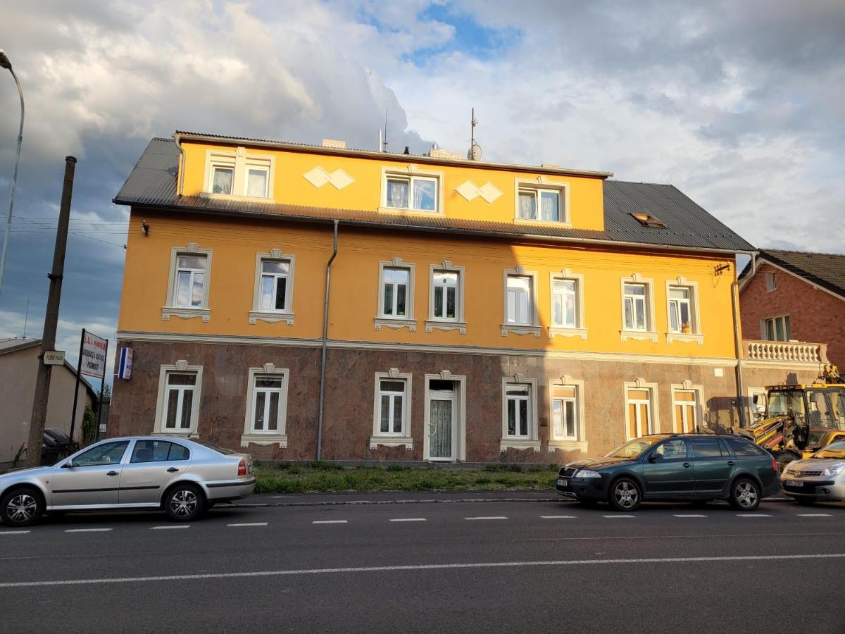 Penzion Duong Apartments Karlovy Vary Exterior photo